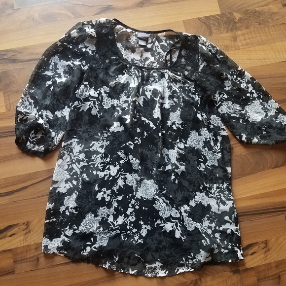 Oh Baby by Motherhood Tops - Maternity blouse